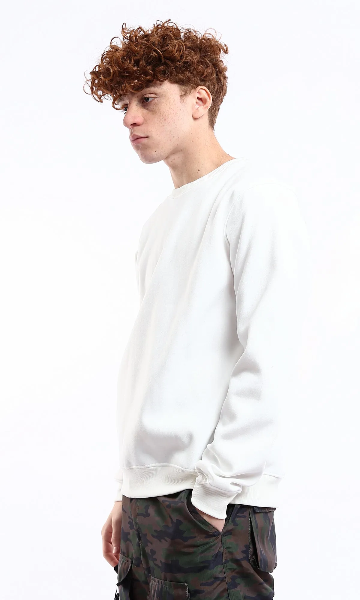 O178003 White Crew Neck Solid Sweatshirt With Inner Fleece