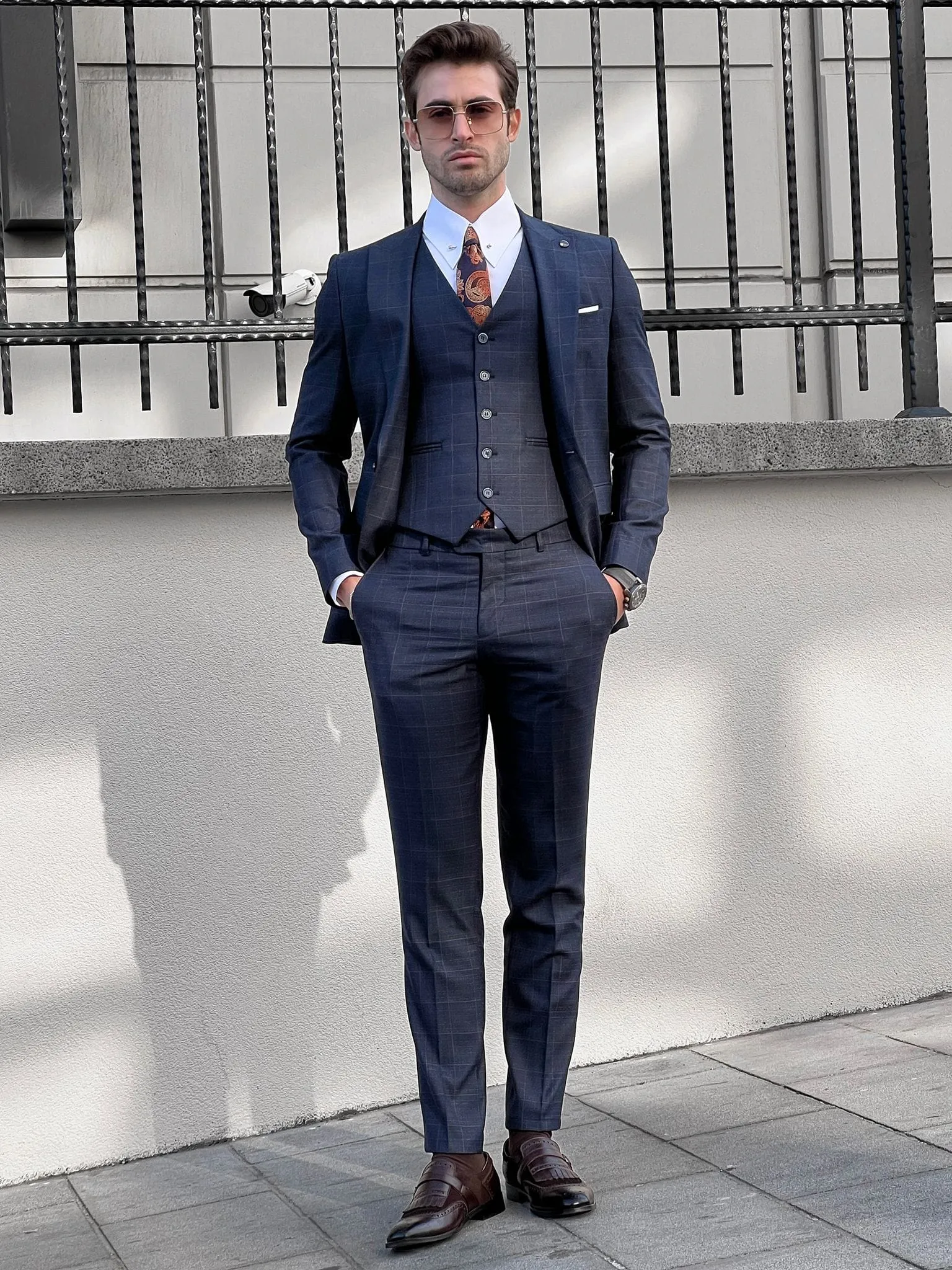 Slim-fit Pointed Collar Vest Navy Blue Business Suit